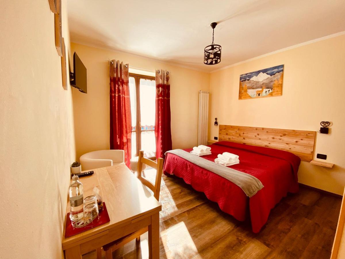 Hotel Piccolo Chalet กลาวิแอเร ภายนอก รูปภาพ