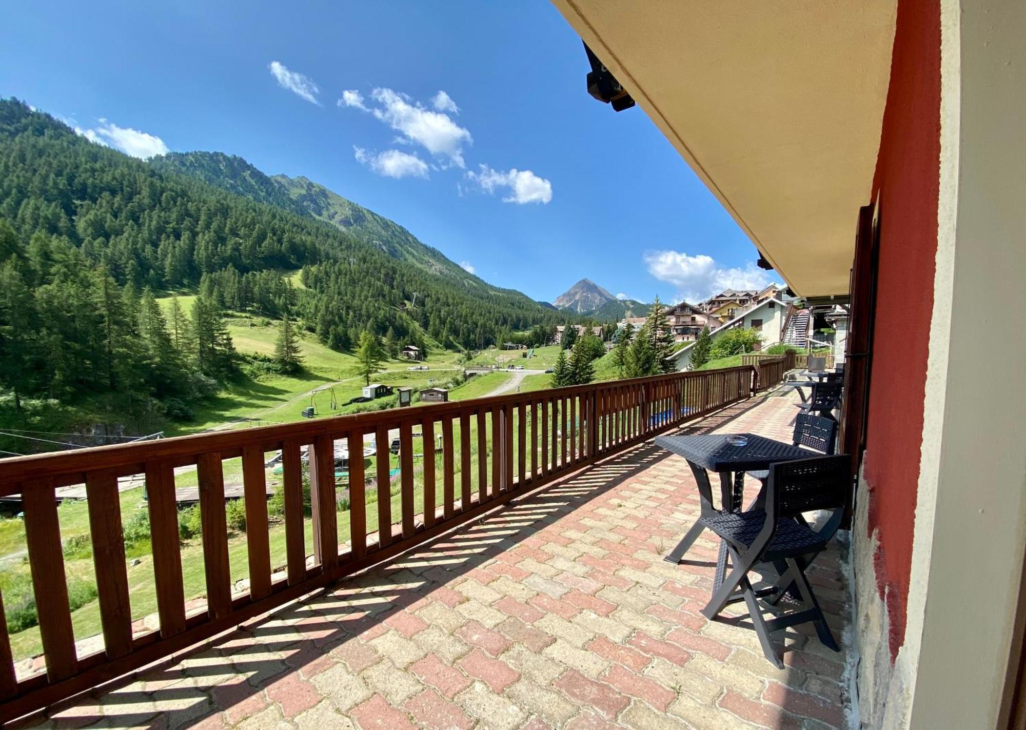 Hotel Piccolo Chalet กลาวิแอเร ภายนอก รูปภาพ