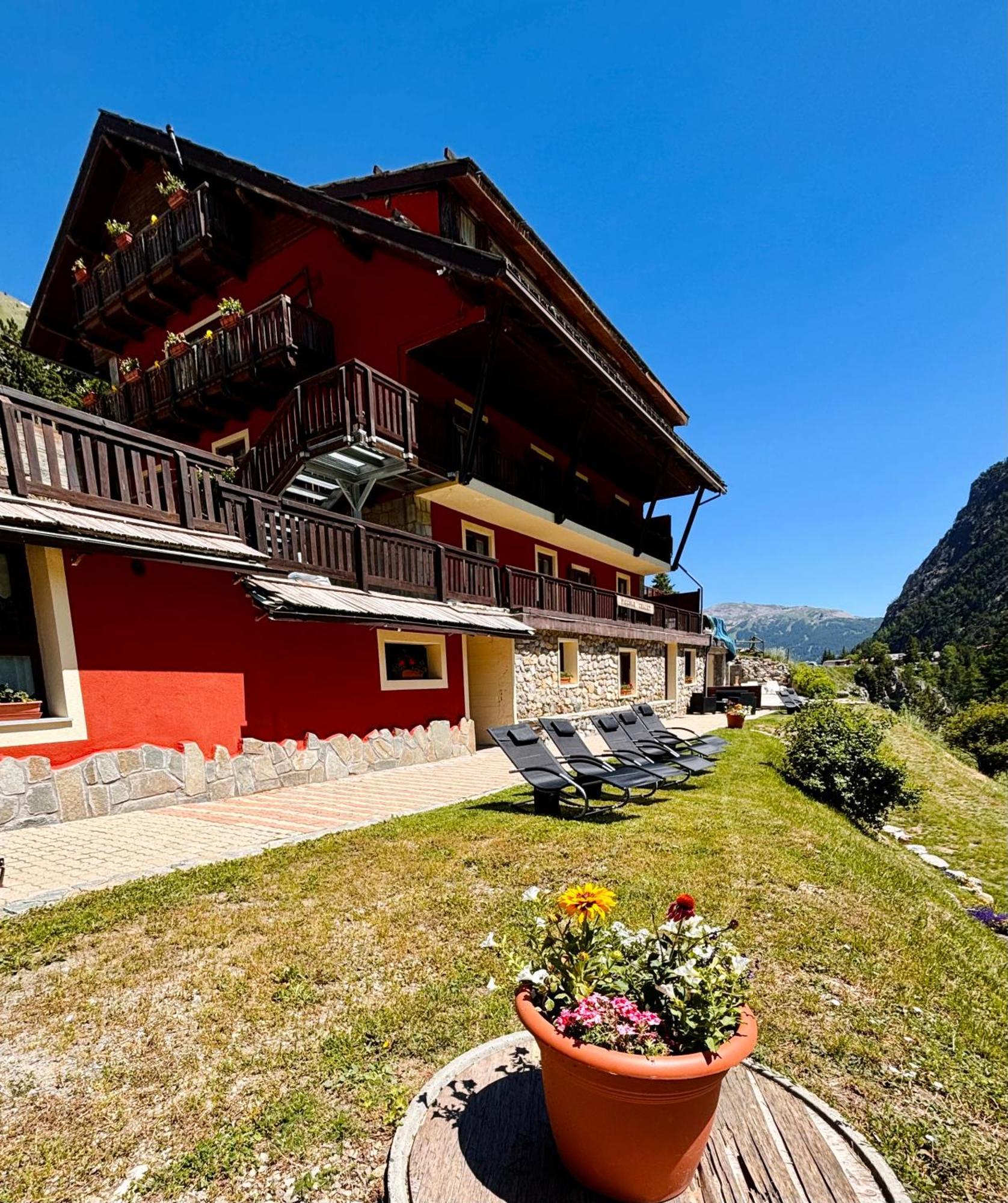 Hotel Piccolo Chalet กลาวิแอเร ภายนอก รูปภาพ